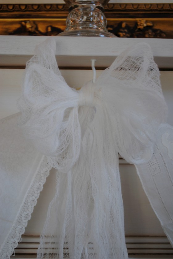 vintage wedding, cheesecloth bow